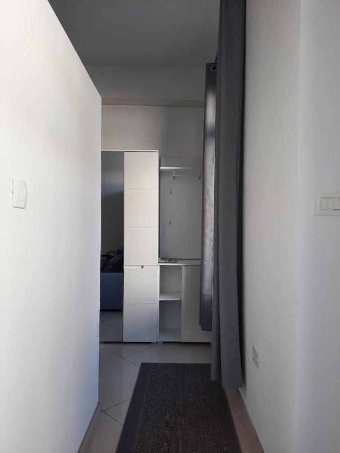Apartment Gs Centar กอสปิช ภายนอก รูปภาพ