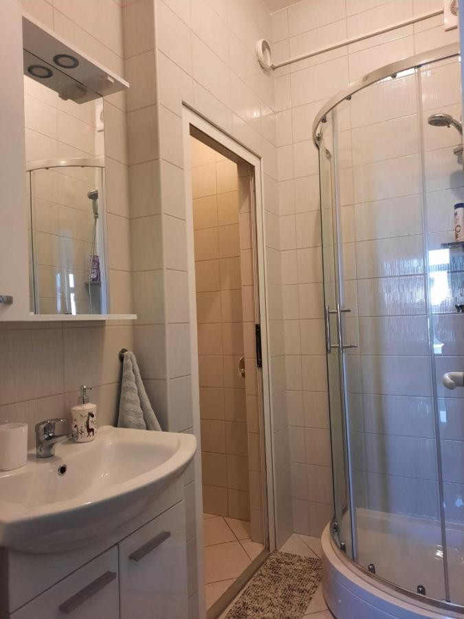 Apartment Gs Centar กอสปิช ภายนอก รูปภาพ
